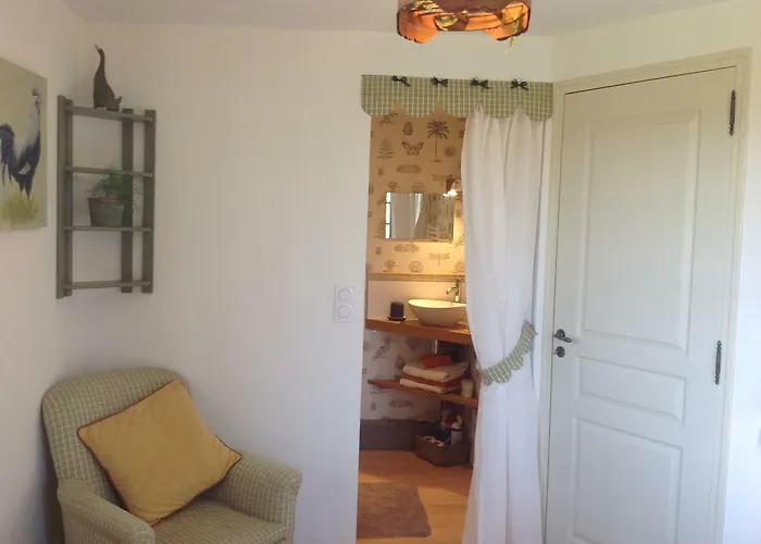 L'orchard לינה וארוחת בוקר 3*